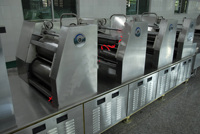 Machine chinoise automatique de fabrication de nouilles instantanées frites de grande capacité ligne de Production Machine de nouilles instantanées