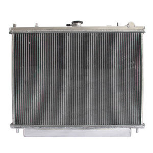 Radiatore in Alluminio Completo con Ventola e Copertura per Sistema di Raffreddamento Isuzu Amigo Rodeo Rodeo Sport / Honda Passport 1998-2004 - Product Image 3