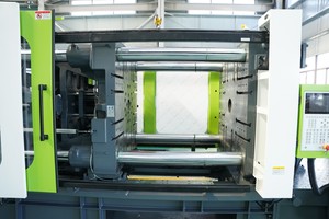 Máquina de Moldagem por Injeção e Sopro Hidráulica Horizontal IJT-SV530 para ABS, PP, PC, PA, HDPE, PPR, com PLC, de Alta Qualidade, para Moldagem de Pré-formas de Poliéster - Product Image 2
