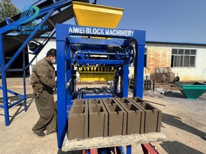QT4-24 semi-automatique Machine de fabrication de briques creuses en béton Blocs solides de ciment Ligne de production de pavage pour l'Afrique Machines à chaud - Product Image 2