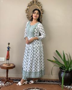 Juego de ropa de fiesta y boda, traje de boda de ndia para Xport a precio holesale - Product Image 1