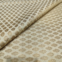 Robes traditionnelles élégantes, légères, respirantes et à séchage rapide en tissu brocart de luxe, tissé à motifs géométriques abstraits, style Kurta Blouse Artisanat