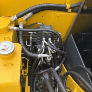 Excavatrice sur chenilles Komatsu PC70, pelle hydraulique compacte de 7 tonnes avec compartiment moteur ouvert, puissance stable pour la construction - Product Image 5