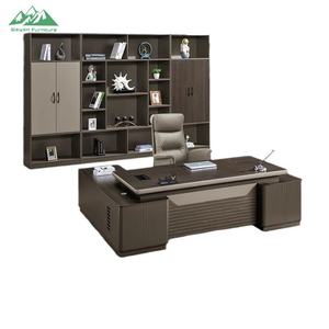 Scrivania Direzionale di Lusso Wayon dal Design Moderno con Set di Armadietti per Ufficio CEO e Manager - Product Image 3