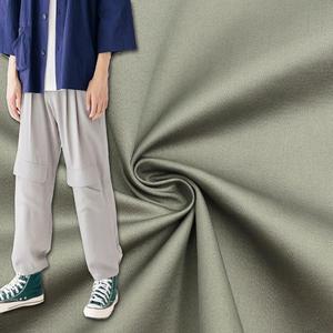 Tessuto in raso di cotone pettinato <span class=keywords><strong>21S</strong></span> prezzo economico di fabbrica per pantaloni - Product Image 1