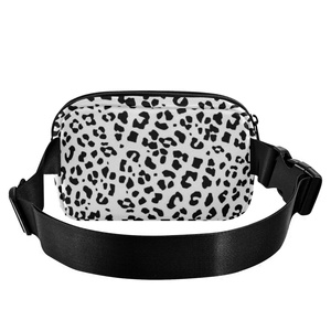 Riñonera pequeña personalizada con logo para exteriores, bajo MOQ, con cierre de cremallera, para hombre y mujer - Product Image 2