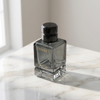 Vente en gros de flacons de parfum vides en verre transparents en forme de cube, 50 ml, 30 ml, flacon de parfum carré de luxe robuste avec bouchon noir