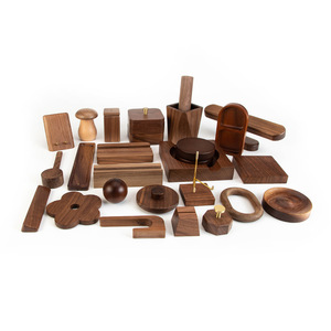 Adorno de Oficina de Madera de Nogal Negro, Accesorios Artesanales, Mango Redondo Ranurado de Madera Maciza, Decoración Grabada Personalizable - Product Image 1