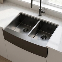Évier de cuisine double cuve style ferme en acier inoxydable, finition PVD noir nano, à encastrer sous plan avec tablier