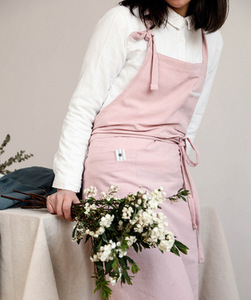 Tablier de cuisine coréen en lin nordique avec chiffon de nettoyage, en coton à motifs floraux pour la pâtisserie - Product Image 3