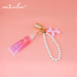 Llavero colgante 3 en 1 a base de aceite Hidratante Brillo de labios Cadena de perlas Cuidado de labios brillantes - Product Image 1