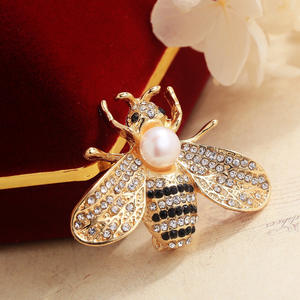 เข็มกลัดรูปผึ้งประดับมุกน้ำจืดเรียบง่าย สไตล์แฟชั่นสำหรับผู้หญิง - Product Image 4