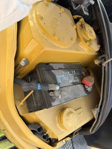 รถขุดขนาดเล็ก Caterpillar Cat303 รุ่นดั้งเดิม 3 ตัน รถขุดไฮดรอลิกขนาดกะทัดรัด เครื่องยนต์ประสิทธิภาพสูง ปั๊มเกียร์บ็อกซ์สำหรับงานก่อสร้าง - Product Image 4