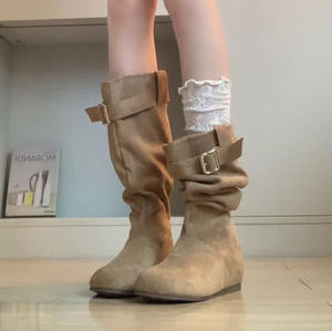 Botines de moda para mujer con diseño exclusivo, estilo holgado y versátil, con efecto fruncido y apilado, punta redonda, tacón invisible que aumenta la altura y estiliza la figura. - Product Image 2