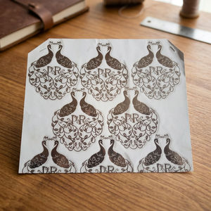 Pegatinas Metálicas Premium con Diseño de Pareja de Pájaros, Emblemas Metálicos con Diseño de Aves Ornamentales para Manualidades Decorativas, Accesorio de Regalo - Product Image 3