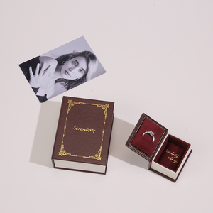 Caja de Joyería de Papel con Forma de Libro Clásico Vintage con Logotipo Personalizado, Cierre Magnético, Almacenamiento Elegante y Ecológico para Collares - Product Image 2