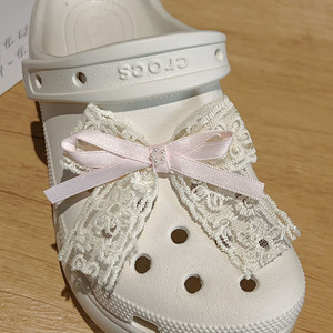 Chaussures à nœud en dentelle de style nouveau avec boucle haut de gamme et détails en dentelle, dotées de fentes, de Dongamun, Corée du Sud. - Product Image 3