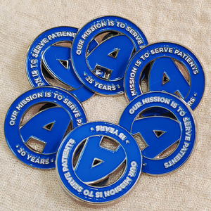 特注ファッション工場サンプルソフトエナメルピンブローチニッケルメッキブルーメタルギフトラペルピンカスタム - Product Image 3