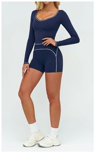 Ensemble de sport pour femme grande taille : T-shirt d'entraînement à manches longues, sous-short, leggings marron et pantalon évasé - Product Image 4