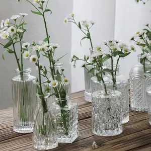 Vas kaca transparan ukiran Eropa untuk pernikahan dekorasi bunga vas kaca bening untuk meja makan