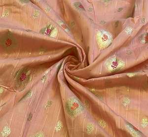 Tissu en soie Chanderi de qualité supérieure, léger, doux et élégant, parfait pour les saris, les robes, les vêtements ethniques et les cadeaux - Product Image 2