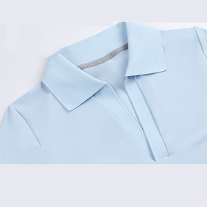 Polo ajustado para mujer con cuello de muesca en V y Top atlético de manga corta para golf y tenis - Product Image 5