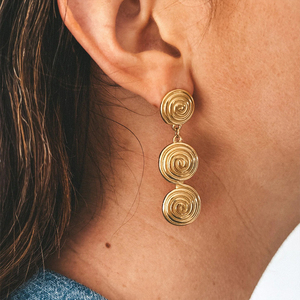 Boucles d'oreilles pendantes EManco en acier inoxydable plaqué or 18 carats, design spirale, pour le bureau, la <span class=keywords><strong>carrière</strong></span>, les femmes, le quotidien, les fêtes - Product Image 1