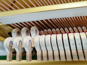 Yamahas U3h White Upright Piano Imported High Quality Professional <b>Second</b> <b>Hand</b> Tone Solid Feel U3 88keys U3h Silent System - Product Image 3