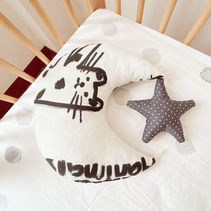 <span class=keywords><strong>Almohada</strong></span> de tela para recién nacido, diseño de Corazón De Luna impreso Digital para habitación de bebé, juguete cómodo para dormir - Product Image 3