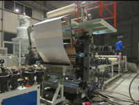 Extrudeuse Monovis Contrôlée par PLC pour la Production de Feuilles et Plaques en PE, PP, PS, EVA, ABS, PMMA avec Pompe et Roulement