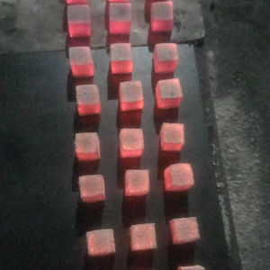 Propriétés de combustion prolongées du charbon de noix de coco de première qualité, mise à niveau - Product Image 1