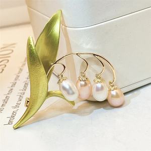 2024 été costume accessoires perle d'eau douce haute qualité broche muguet broche femme - Product Image 3