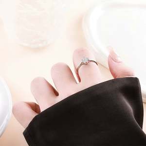 Bague en argent sterling S925, bague en moissanite à quatre feuilles de trèfle - Product Image 3