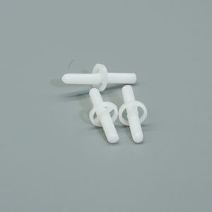 Chevilles en plastique polyvalentes rentables pour volets de plantation domestiques/commerciaux pour pièces de réparation - Product Image 1