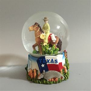 Custom design base in legno snow globe - Product Image 5