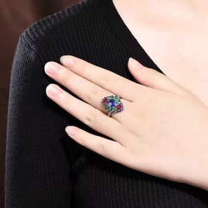 Bague en saphir naturel 2,57 carats, or massif 18 carats serti de 10 diamants, 19 petits saphirs bleus, 8 tsavéries, 2 tourmalines, pour femme - Product Image 6