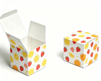 Boîte d'emballage carrée personnalisée en carton, avec logo et couleur sur mesure, acceptant la personnalisation en gros pour bonbons de mariage