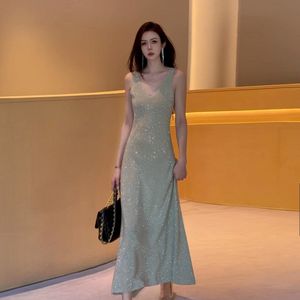 Robe de <span class=keywords><strong>soirée</strong></span> élégante en tricot à col en V avec strass pour femmes, robe moulante sans manches à paillettes, robe de cocktail formelle - Product Image 1