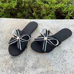 Summer Women Outdoor Slippers Handicraft Flat Slide Sandals <b>With</b> Contrast Edge <b>Bow</b> And Pearl Decor Daily Casual Footwear - Product Image 5