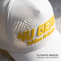 Gorra Deportiva Blanca y Amarilla 4U GEAR para Actividades al Aire Libre, Logotipo 3D, Ventilaciones Cortadas con Láser, 6 Paneles, Cierre a Presión, Visera Curva para Hombres y Mujeres