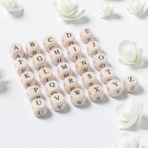 <span class=keywords><strong>Perles</strong></span> de <span class=keywords><strong>lettres</strong></span> carrées en <span class=keywords><strong>bois</strong></span> Alphabet A-Z <span class=keywords><strong>perles</strong></span> artisanales naturelles en vrac pour la fabrication de bijoux motif coeur Bracelets en vrac accessoires de bricolage - Product Image 1