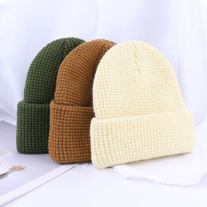 Qianzun Winter Thermal Skull Custom Patch logo Hombres Cuffed Beanie Hat Waffle Knit Beanie - Product Image 4