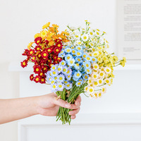 Karangan Bunga Chamomile Daisies Sutra Buatan Dua Tangkai QiYing Victory, Dekorasi Rumah & Luar Ruangan