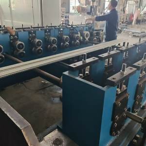 Roll <span class=keywords><strong>Forming</strong></span> Line Sheet Tray Reinraum platte Sandwich platte Seiten profil maschine - Product Image 3