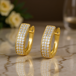 Orecchini a Cerchio E2820 in Oro con Diamanti Incastonati, Gioielli di Lusso per Uso Quotidiano - Product Image 2