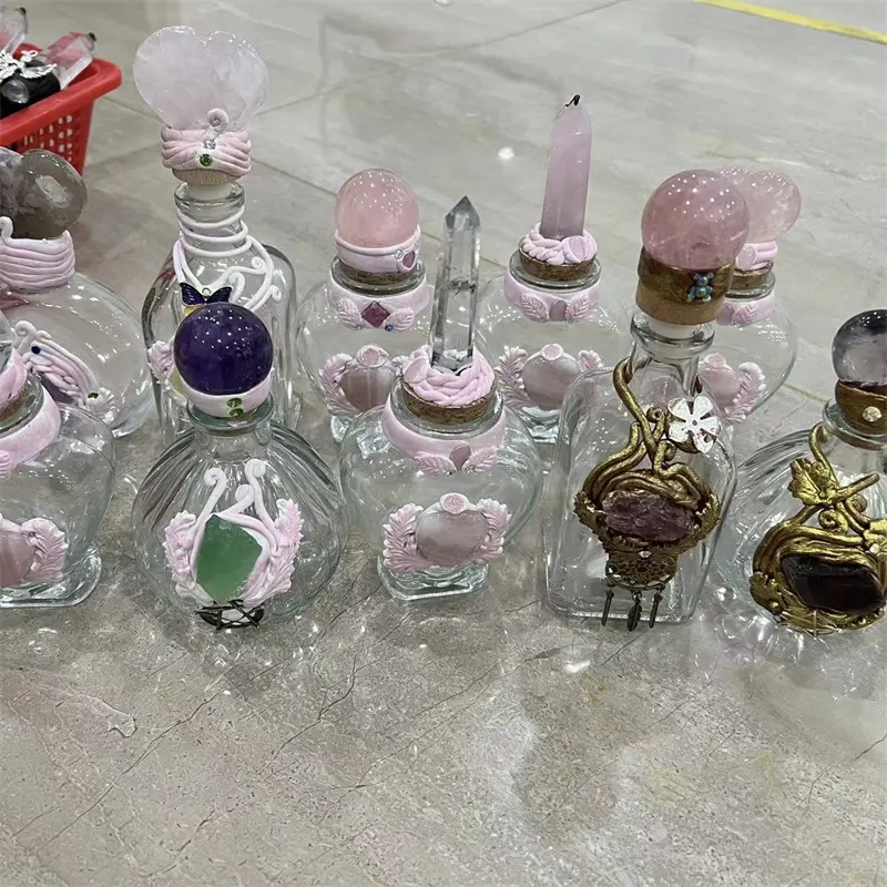 उपहार के लिए विभिन्न क्रिस्टल के साथ नई आगमन रंगीन ग्लास क्वार्ट्ज बोतल क्राफ्ट क्रिस्टल बोतल क्राफ्ट