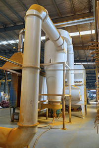 Poedercoatingcabine voor metaaldelen met aanpasbare afmeting en hoge precisie - Product Image 3