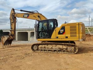 Excavatrice Cat 320 d'occasion à 95% neuve, 20 tonnes, économique, pour travaux de terrassement, d'origine japonaise avec certifications EPA et CE, pour usage agricole - Product Image 3