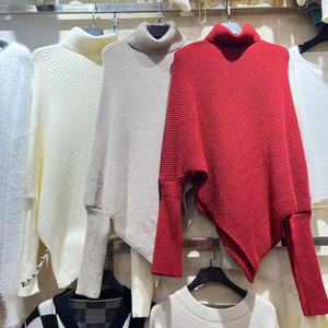 เสื้อสเวตเตอร์คอสูงทรงหลวมแบบถักลายไม่สมมาตรสำหรับผู้หญิงรุ่นใหม่ล่าสุด - Product Image 3