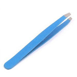Pince à épiler professionnelle bleue en acier inoxydable à pointe inclinée personnalisée, pour l'épilation, réutilisable et sûre, Odontomed - Product Image 1